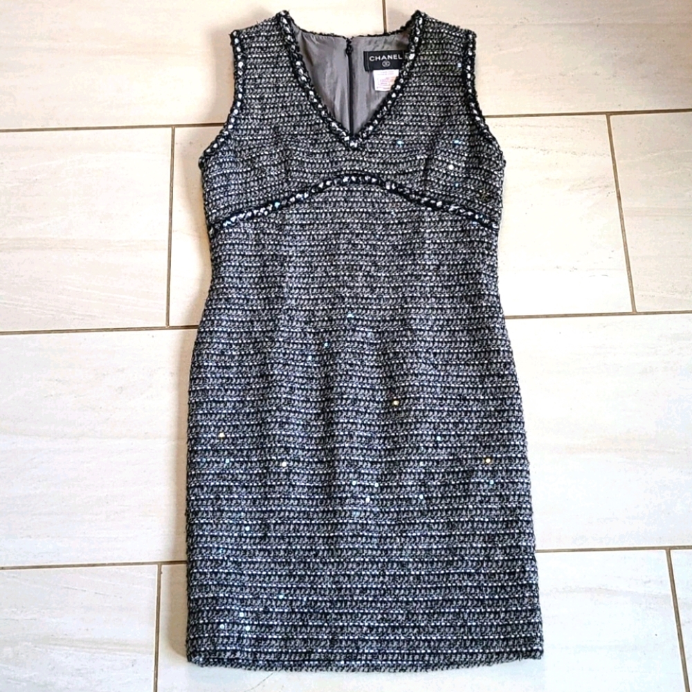 CHANEL 06A Tweed Dress w/Sequins [size 42]